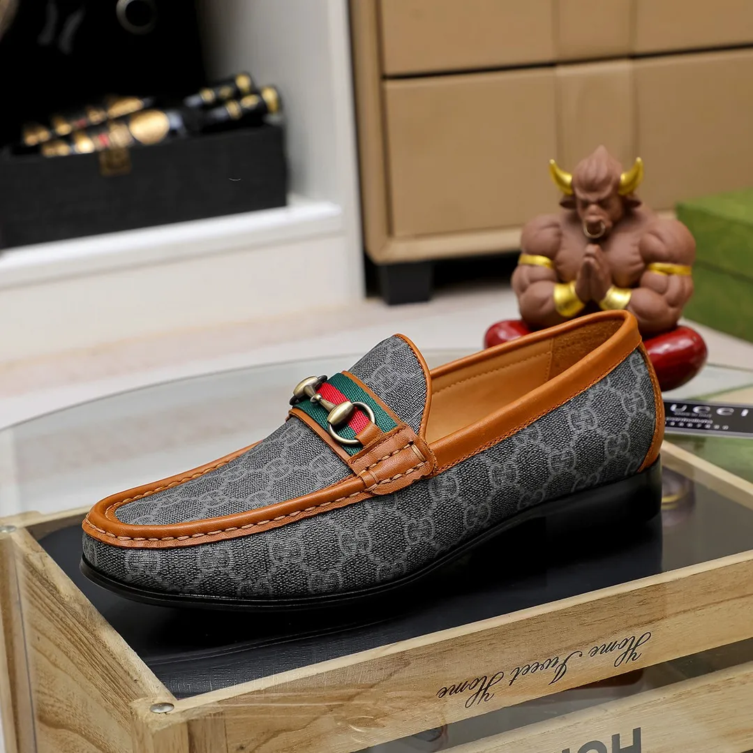 Men's men's shoes 💰420 🆘【GUCCI】Gucci ·🐂里· Hot-selling pea shoes top brand luxury, top quality, the latest fashion pea shoes. The upper is made of original first-layer cowhide. (Full first-layer water-dyed 🐂 leather·inner). The original stylish and stylish soft rubber wear-resistant and non-slip outsole is light and comfortable on the foot, available in 3 colors! Matching code: 38 / 45